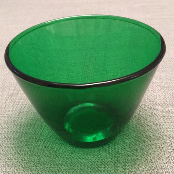 Vintage Emerald Green Bowl Depression Glass - Picture 4 of 8